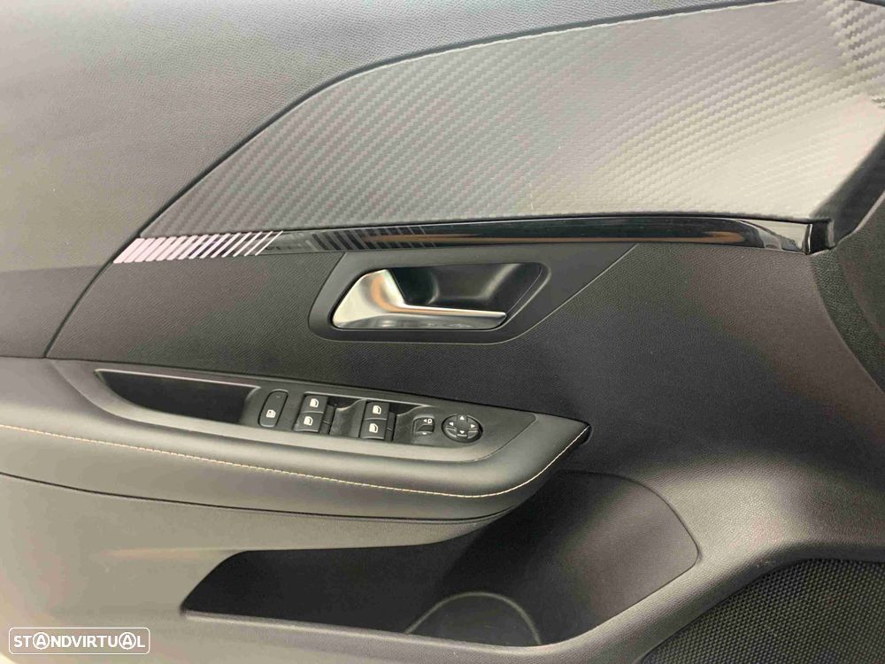 Peugeot 208 1.2 Hybrid Allure e-DCS6 - 11