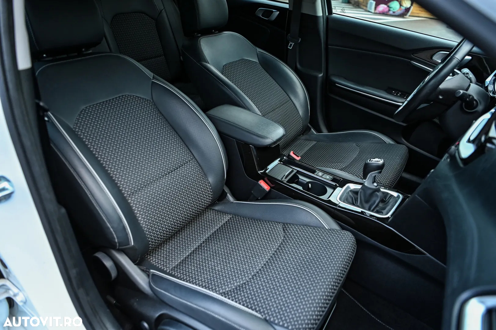Kia Ceed - 16