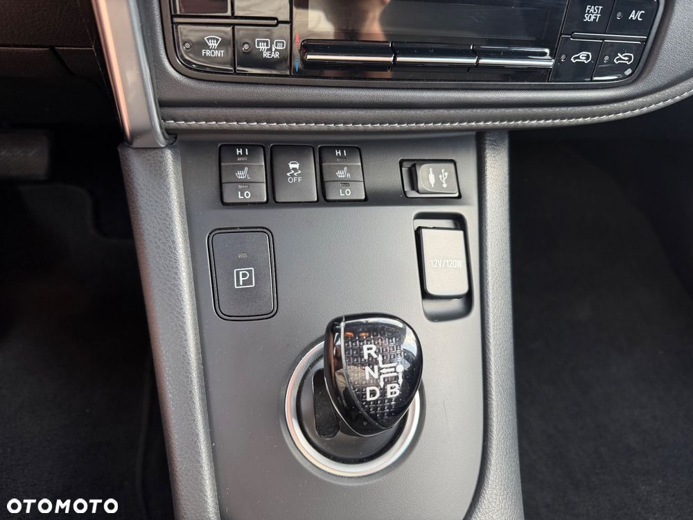 Toyota Auris - 11