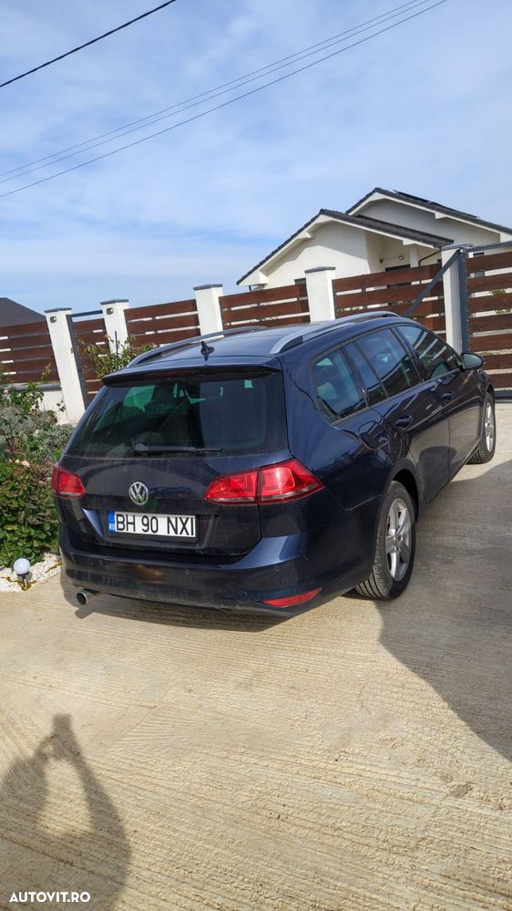 Volkswagen Golf - 2