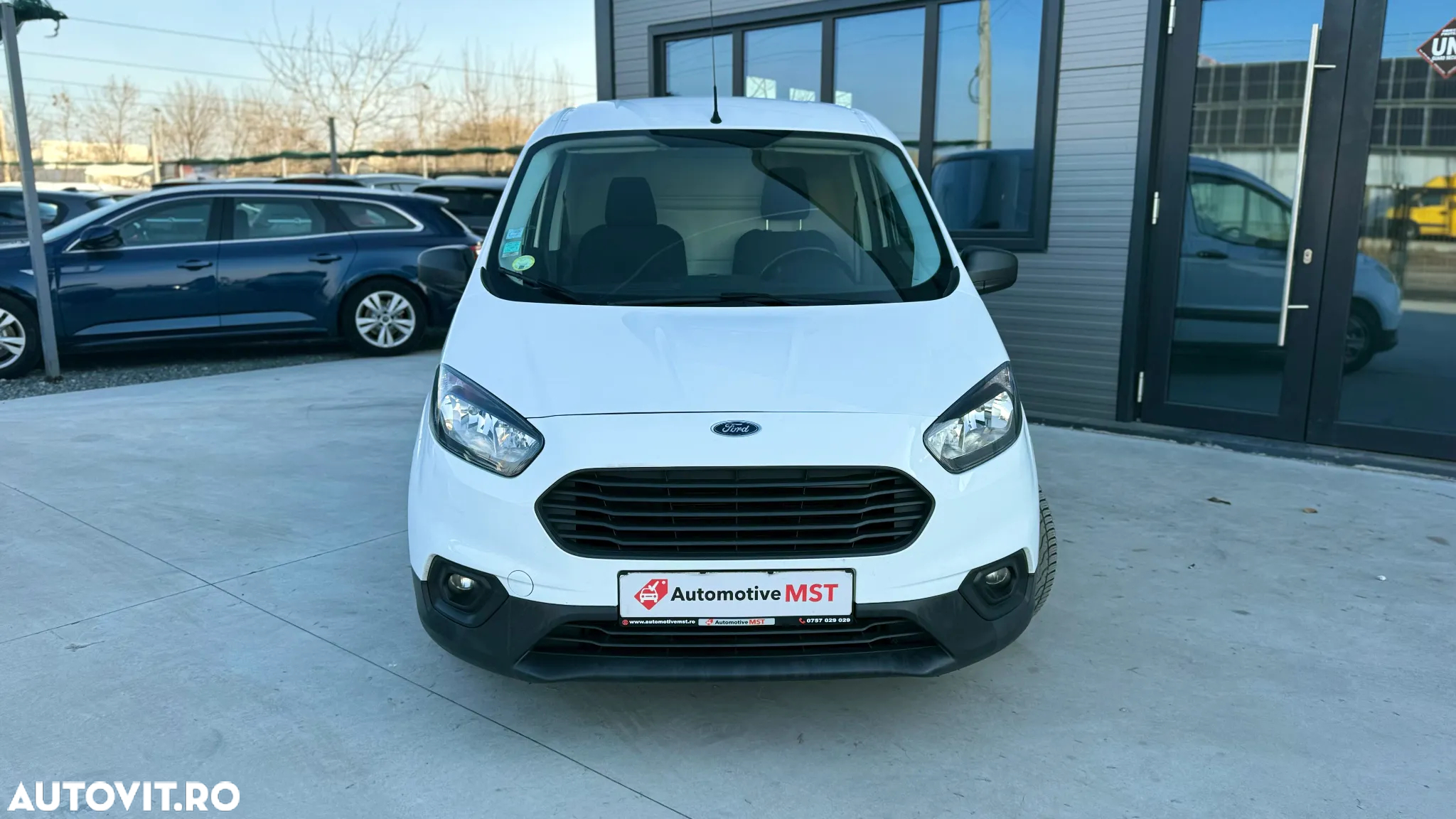 Ford Transit Courier - 6