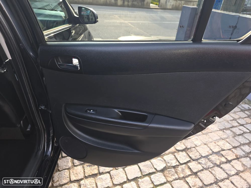 Hyundai i20 1.2 GO! Plus - 35