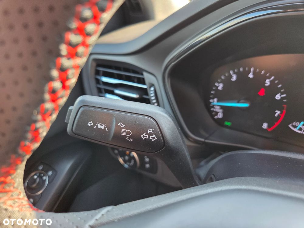 Ford Focus 1.0 EcoBoost Hybrid ST-LINE - 14