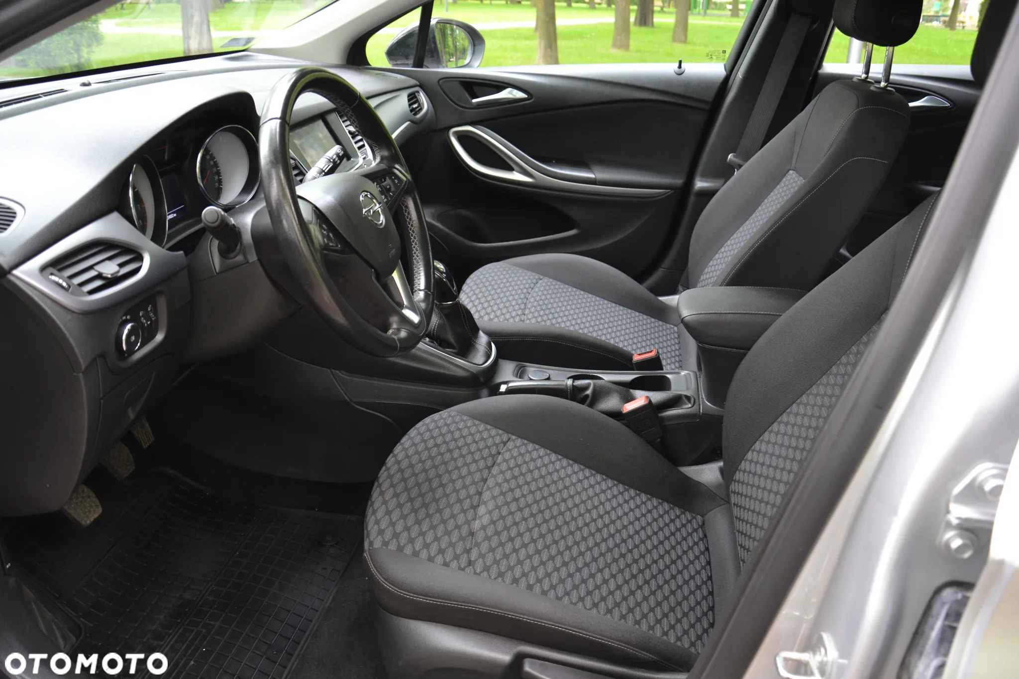 Opel Astra V 1.2 T Edition S&S - 16