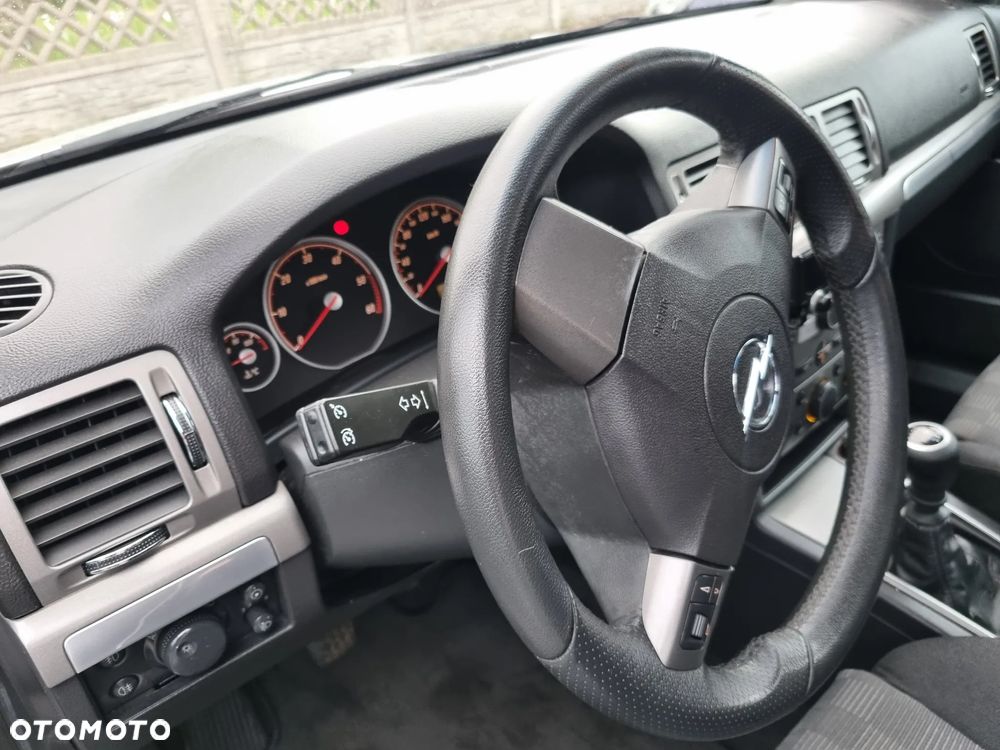 Opel Vectra GTS 1.9 CDTI - 28