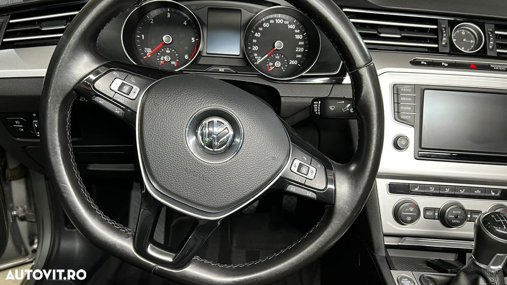Volkswagen Passat 2.0 TDI Highline - 10