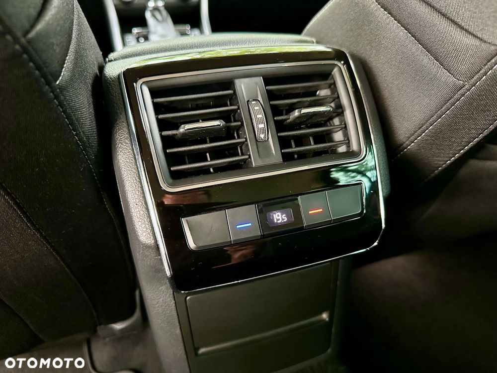 Skoda Superb 2.0 TDI DSG L&K - 16