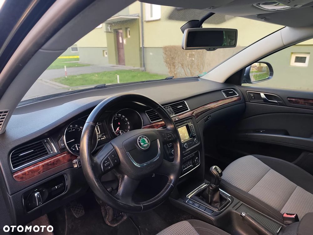 Skoda Superb 2.0 TDI DPF Exclusive - 23