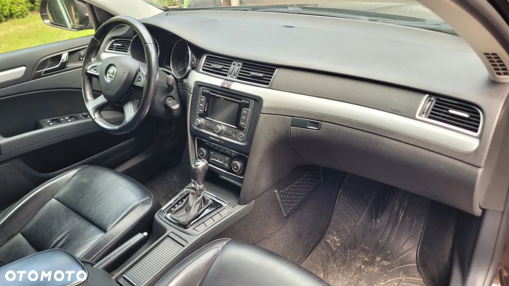 Skoda Superb 2.0 TDI Green tec DSG Elegance - 22