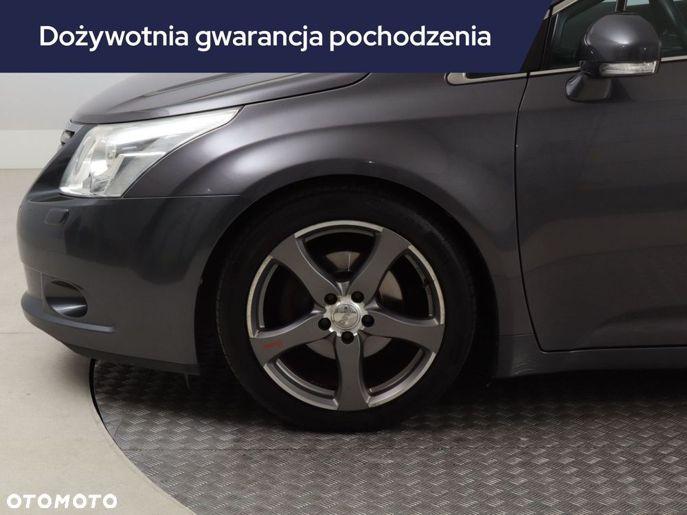 Toyota Avensis - 17