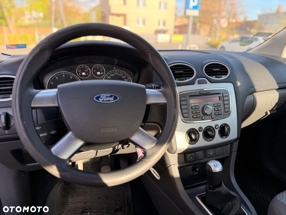Ford Focus 1.6 16V Trend - 11