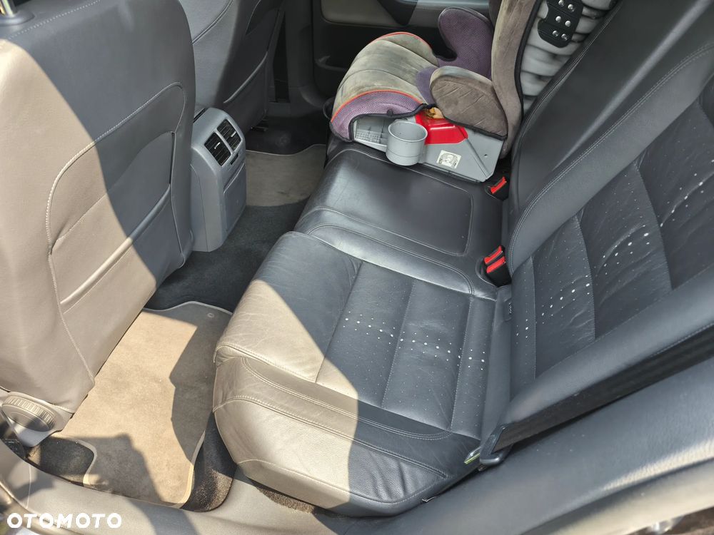 Volkswagen Golf 1.9 TDI 4Motion GT Sport - 17