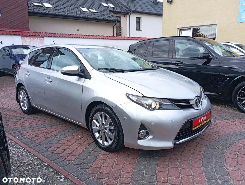 Toyota Auris 1.6 Dynamic - 3