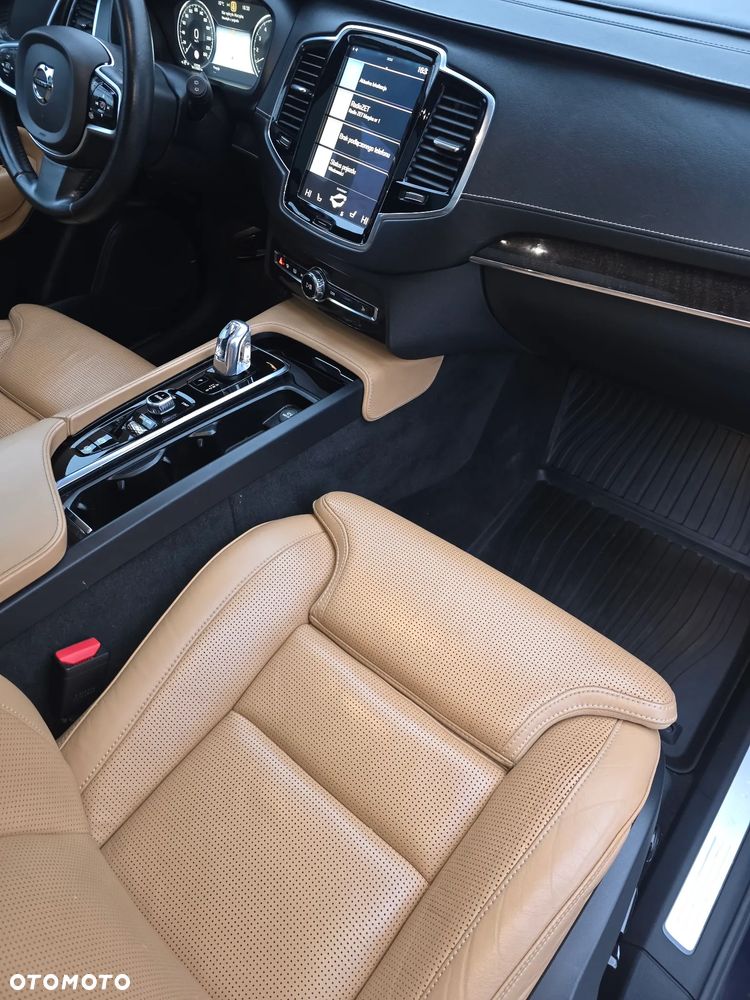 Volvo XC 90 - 33
