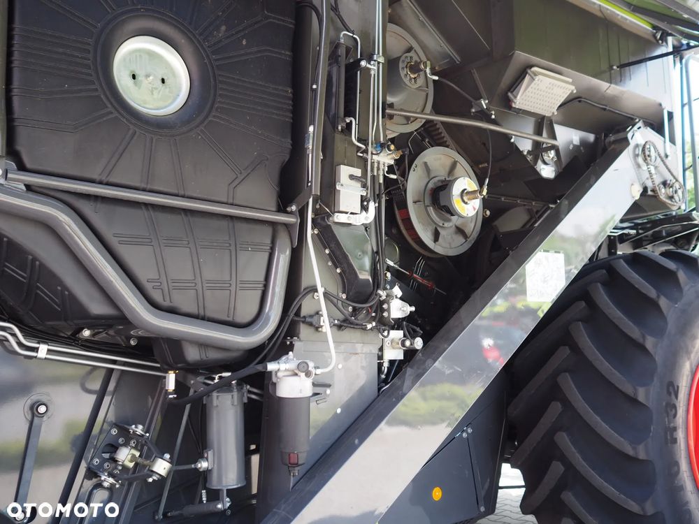 Claas Lexion 5300 + V680 - 11