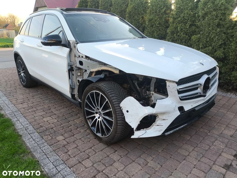 Mercedes-Benz GLC 250 d 4Matic 9G-TRONIC AMG Line - 12