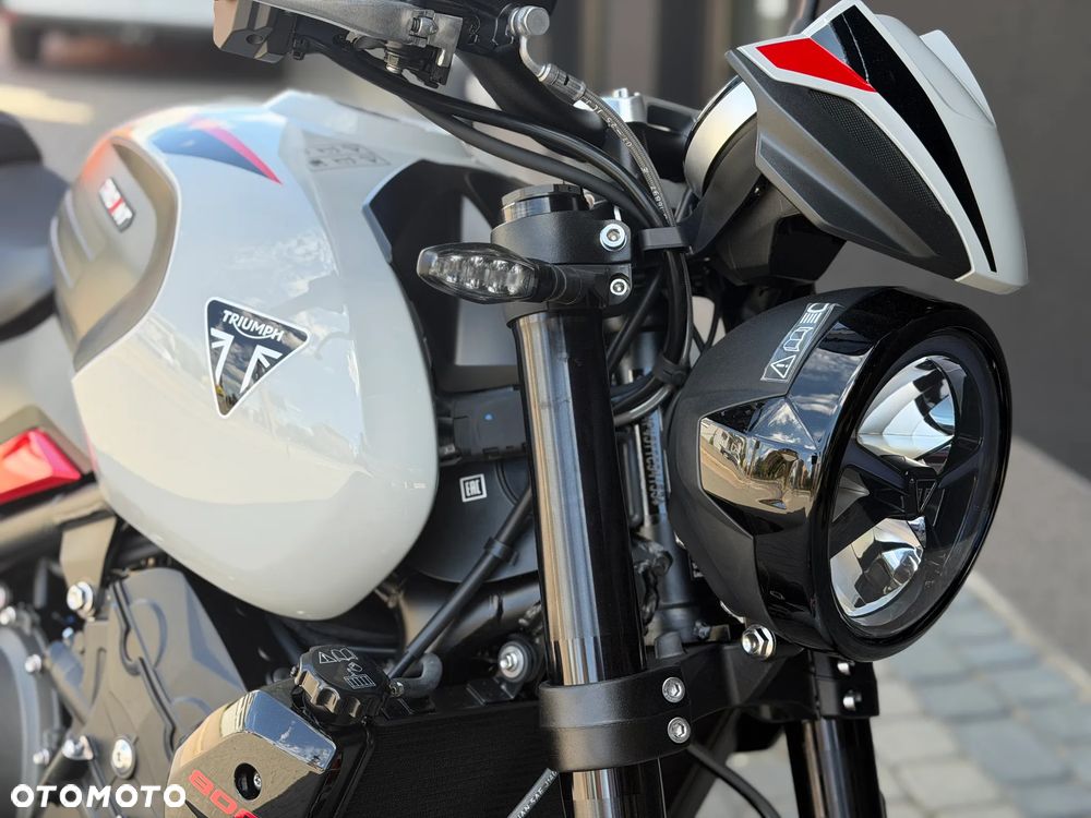 Triumph Trident - 9
