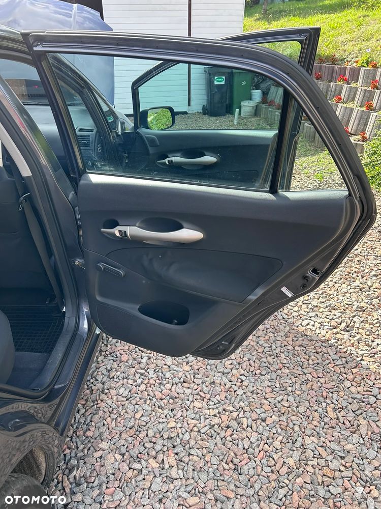Toyota Auris 1.4 VVT-i Terra - 7