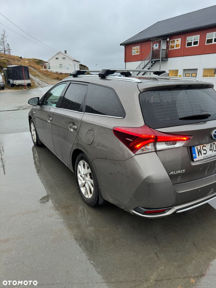 Toyota Auris Hybrid 135 Prestige - 6