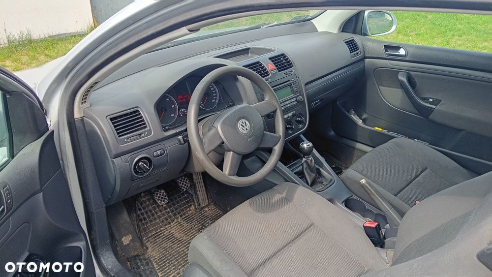Volkswagen Golf - 6