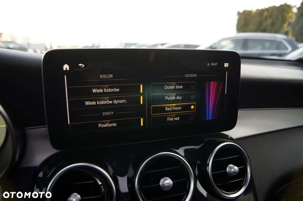 Mercedes-Benz GLC 300 e 4Matic 9G-TRONIC AMG Line - 24