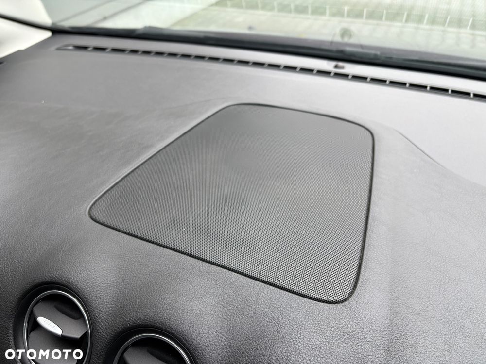 Ford S-Max 2.0 Viva Titanium - 32