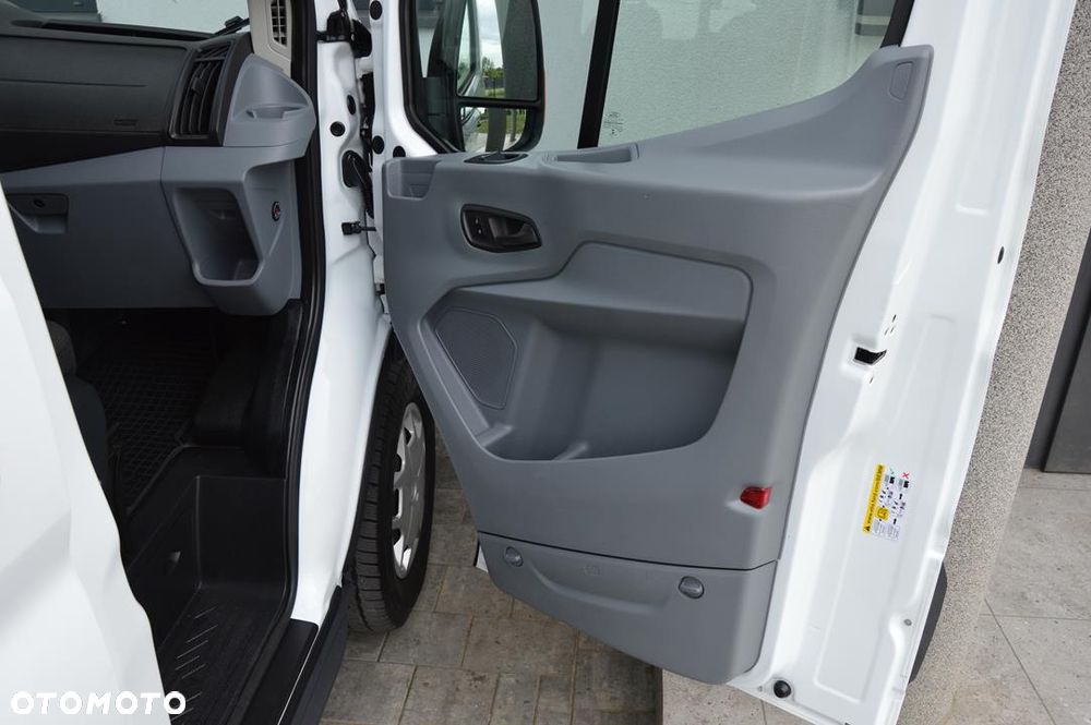 Ford Transit - 26