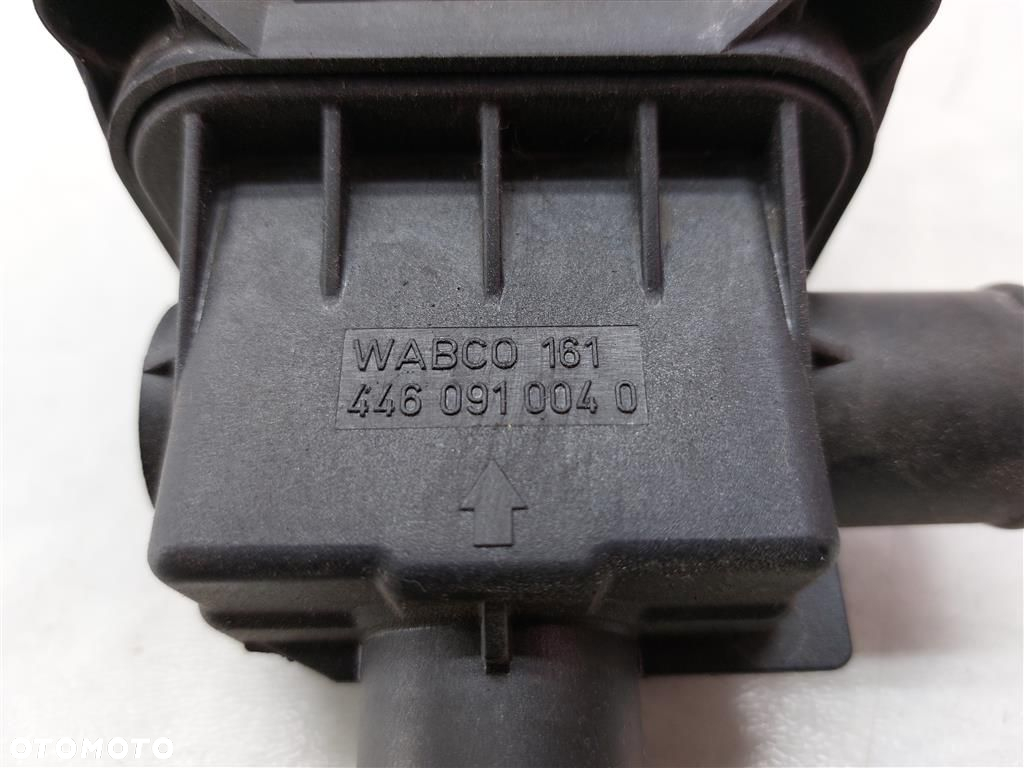 Zawór elektrozawór nagrzewnicy Solaris Urbino WABCO 4460910040 5 PINÓW - 6