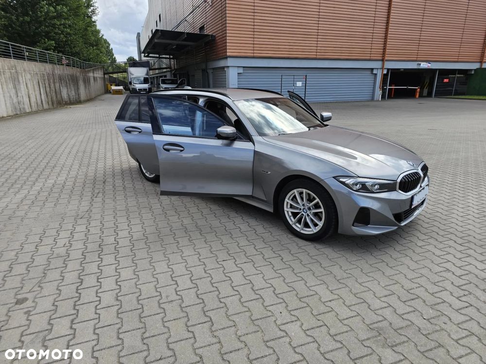 BMW Seria 3 ver-320e-phev - 14