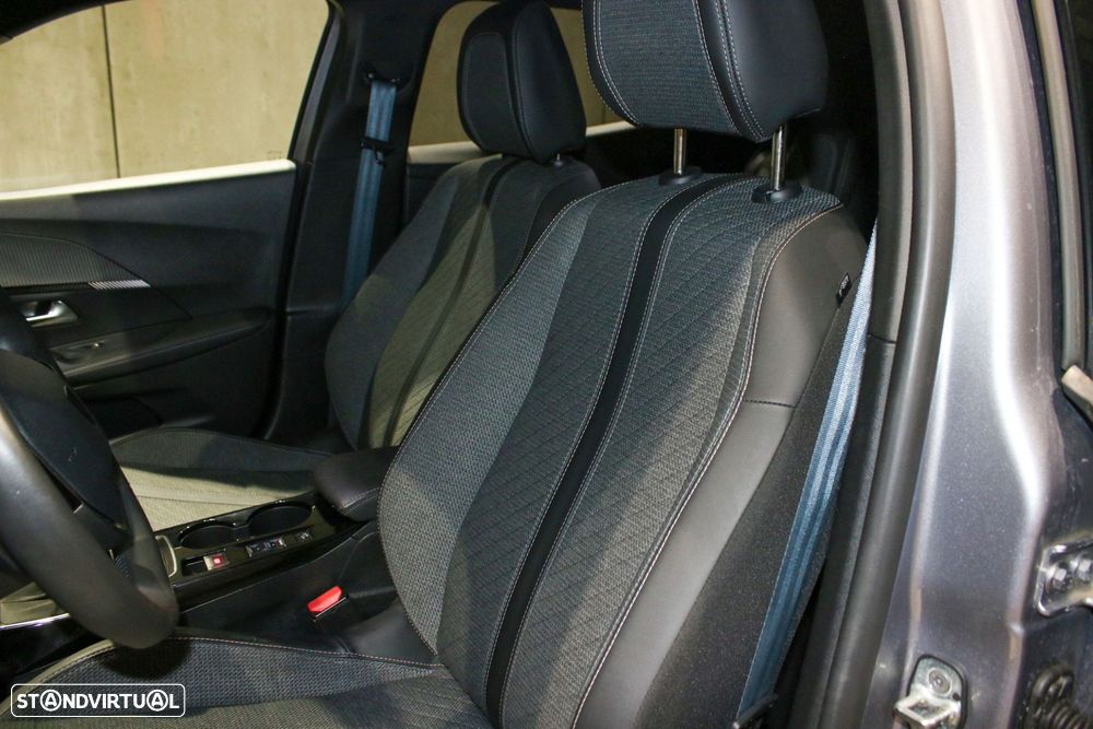 Peugeot 2008 1.2 PureTech Allure - 20