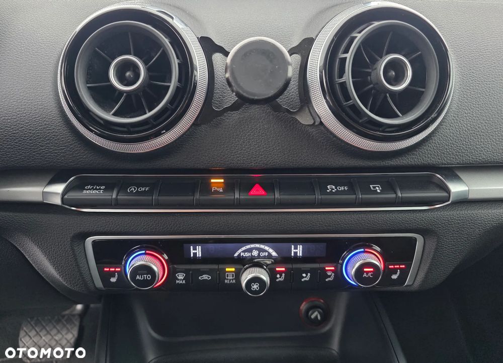 Audi A3 Sportback 2.0 TDI S tronic Ambition - 28