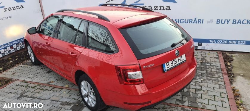 Skoda Octavia 1.6 TDI DSG Style - 4