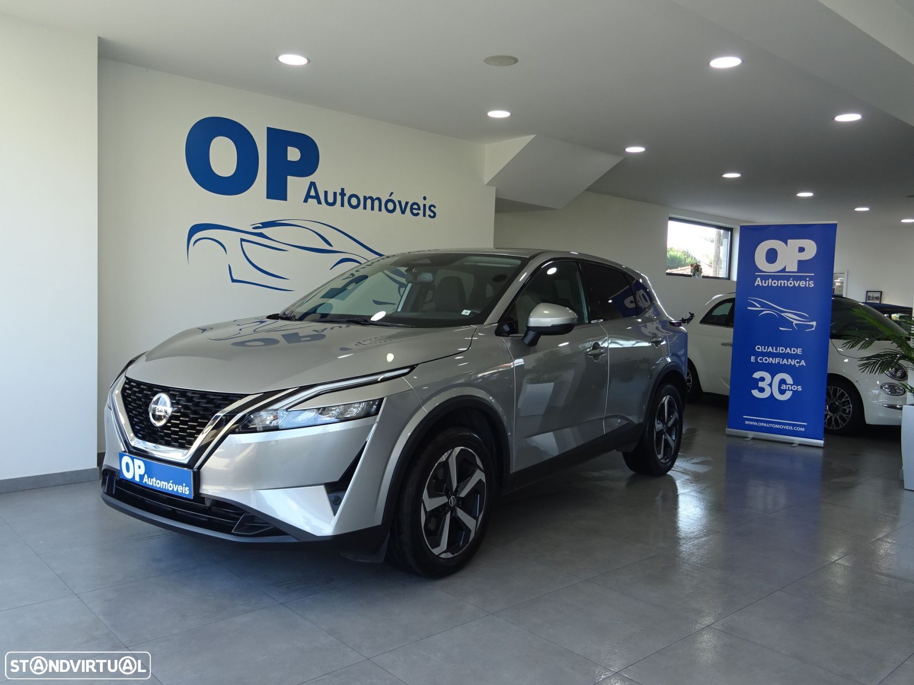 Nissan Qashqai 1.3 DIG-T N-Connecta LED Xtronic - 1