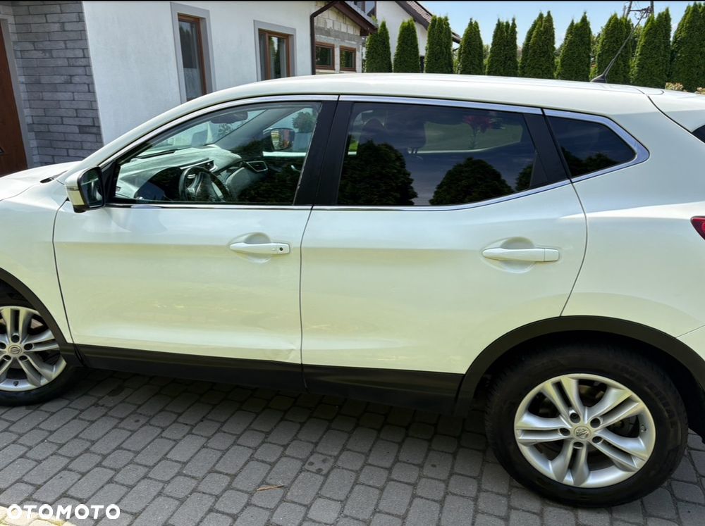 Nissan Qashqai 1.2 DIG-T N-Connecta EU6 - 4