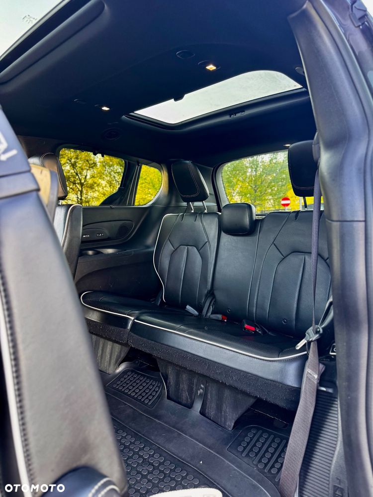 Chrysler Pacifica - 8