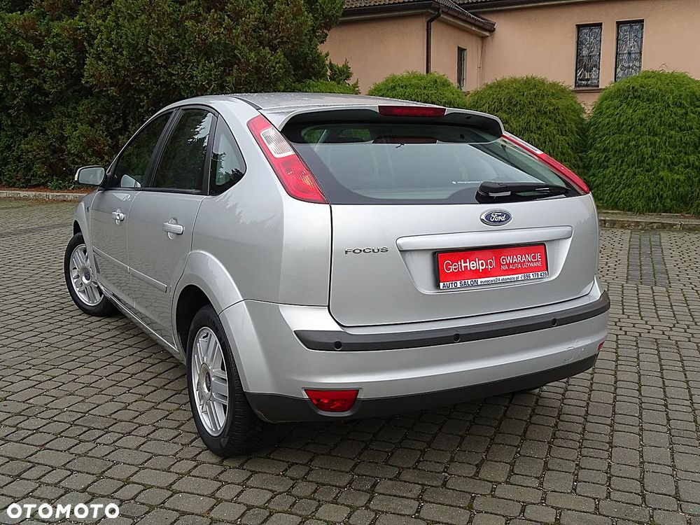 Ford Focus 1.8 FF Ghia - 17