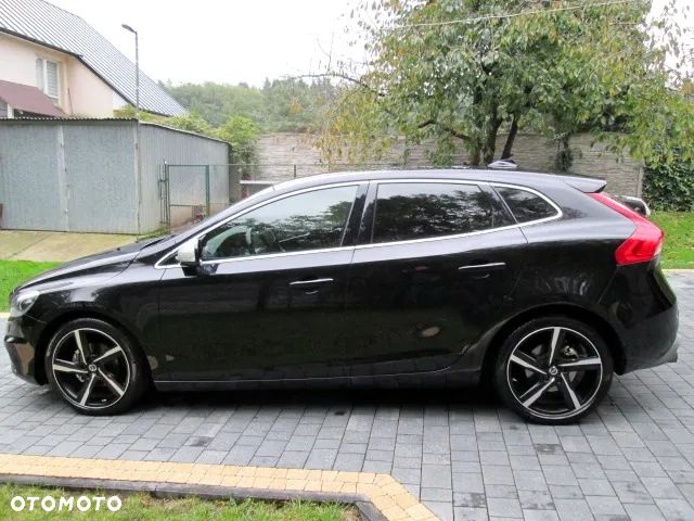 Volvo V40 D2 R-Design - 9