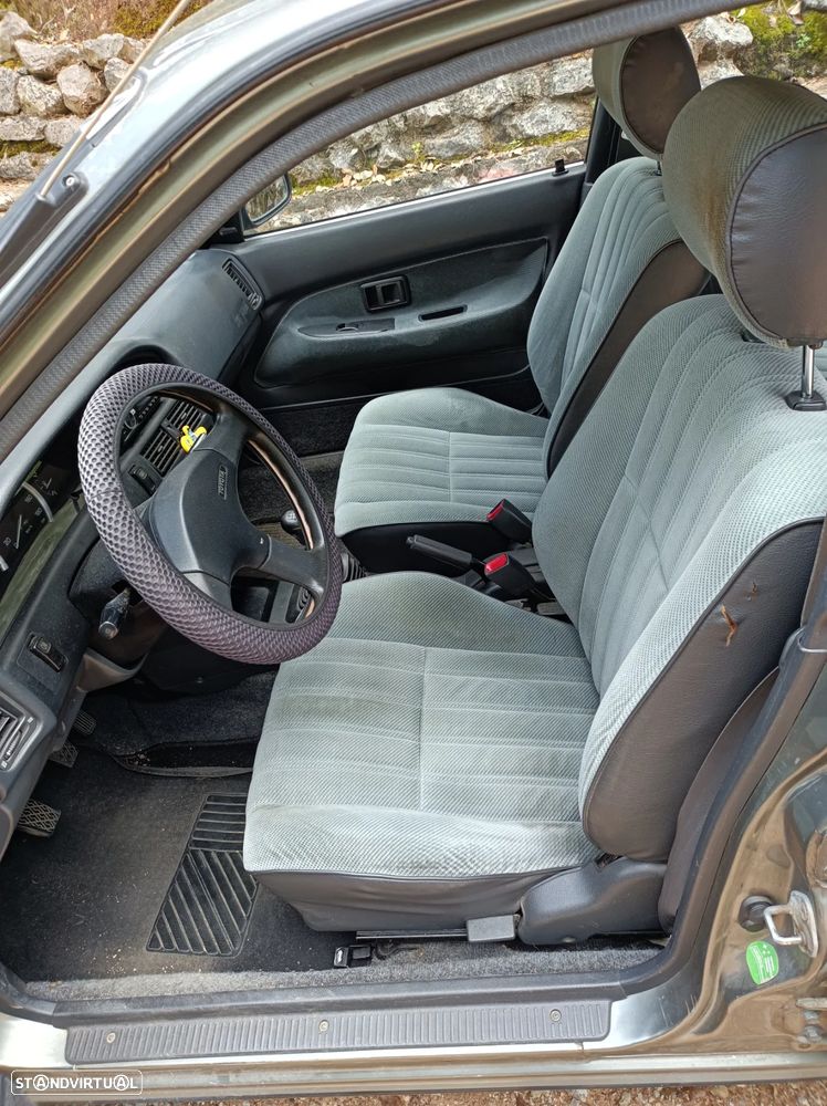 Toyota Corolla Sedan 1.3 - 3
