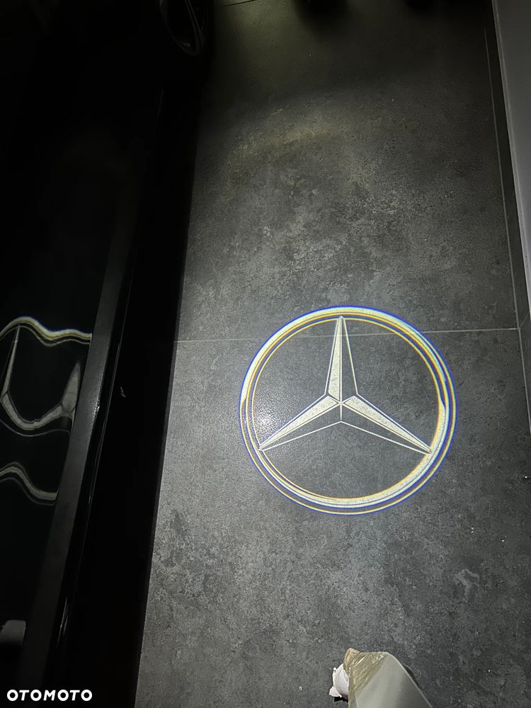 Mercedes-Benz Klasa C 300 9G-TRONIC - 19