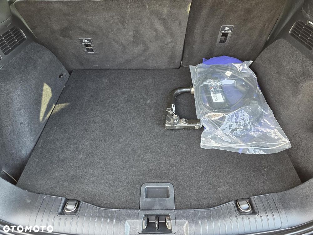 Ford Kuga 2.5P PHEV FWD Titanium X - 37