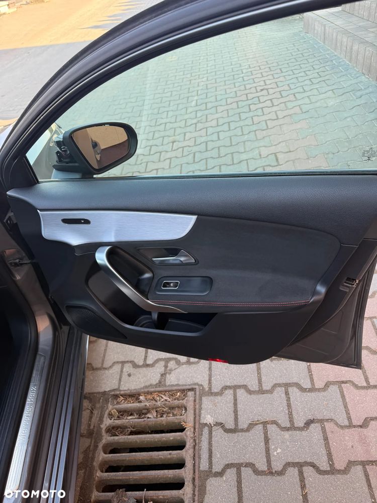 Mercedes-Benz Klasa A 220 7G-DCT AMG Line - 23