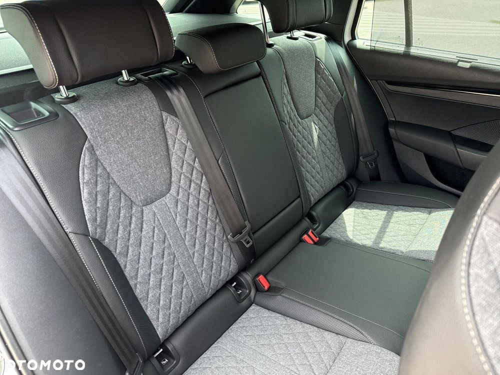 Skoda Octavia 1.5 TSI mHEV Sportline DSG - 24