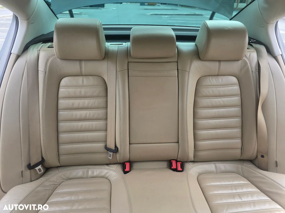 Volkswagen Passat 2.0 TDI BlueMotion Tehnology 4Motion Comfortline - 13