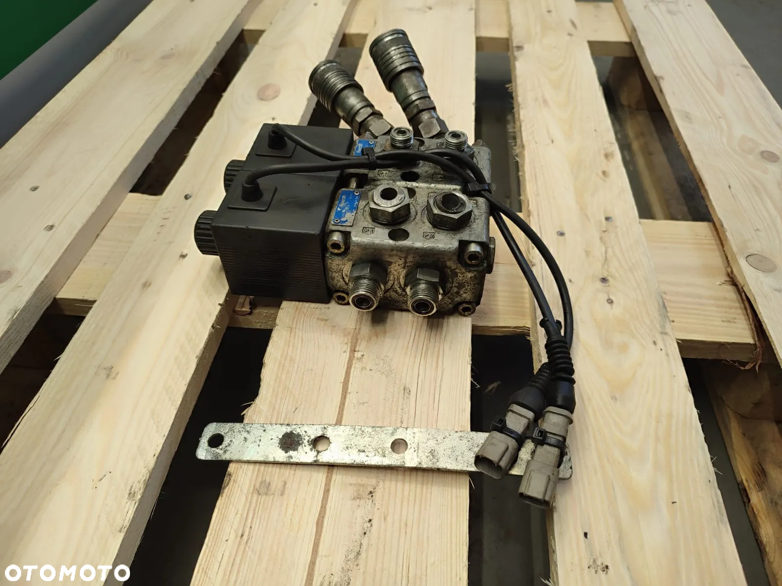 ELEKTROZAWÓR R933000025 BOSCH REXROTH 1001104477 JLG - 10