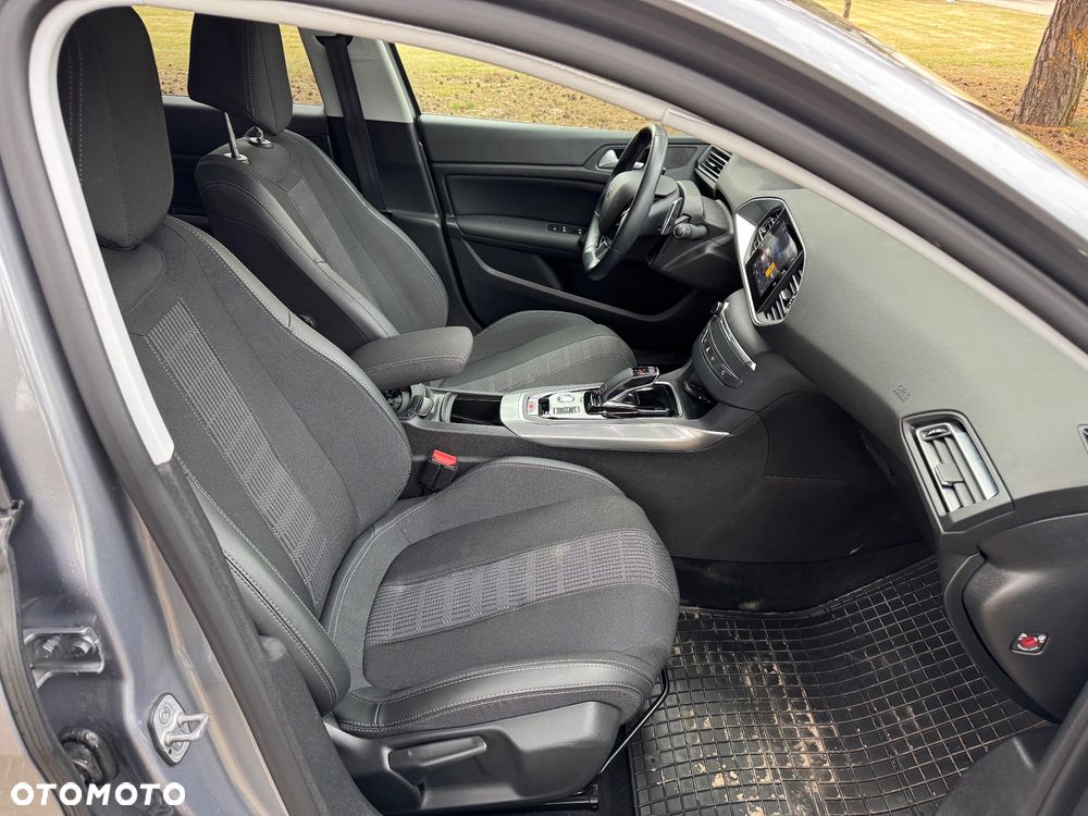 Peugeot 308 1.5 BlueHDi Allure S&S EAT8 - 19