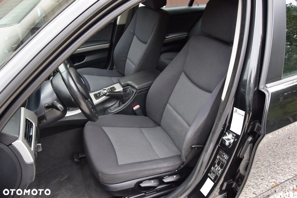 BMW Seria 3 318i - 18