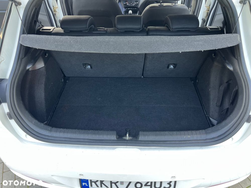 Hyundai i20 - 24