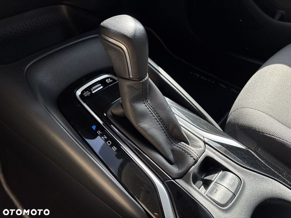 Toyota Corolla 1.8 Hybrid Comfort - 17