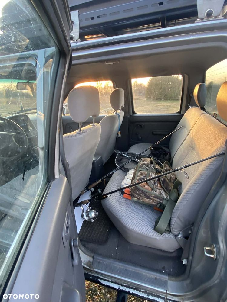 Nissan Pickup 2.5 TDi 4WD - 2