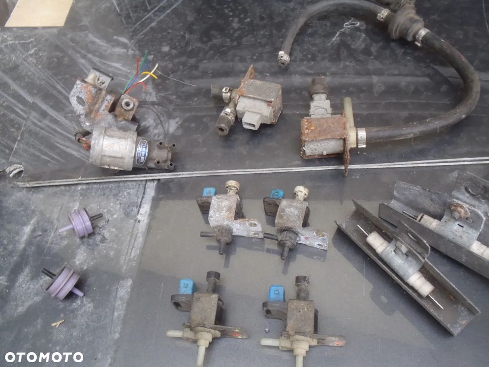 zawór zaworek podciśnienie aisan fiat cinquecento. 700 900 1.1 sporting uno posiadam wszystkie części - 11